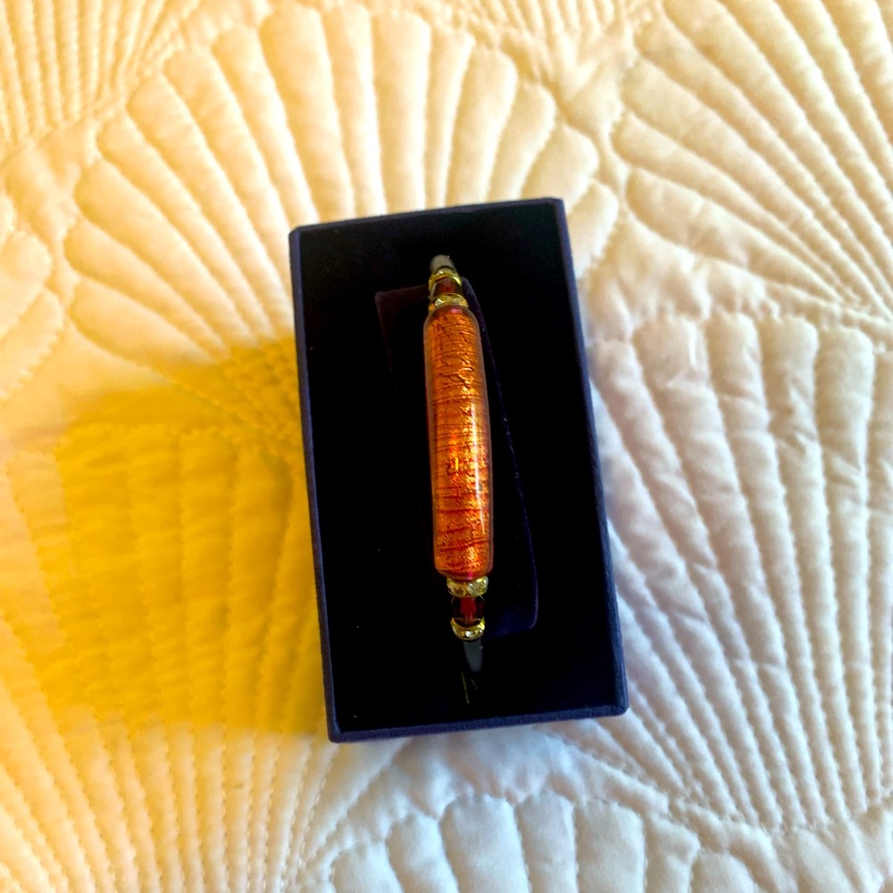 Bracelet Ladies Gorgeous Amber colored black leather
